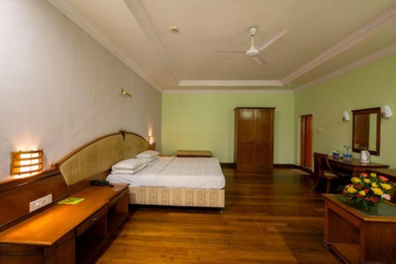 Aranya Nivas Hotel Thekkady Luaran gambar
